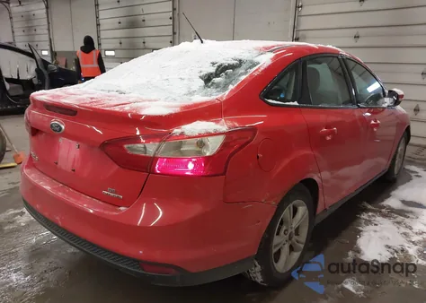 2014 Ford Focus Se z USA, uszkodzony, nr VIN 1FADP3F2XEL392701